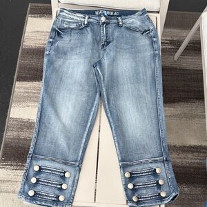 Hydraulic Light Blue Cropped Jeans with Button Detail